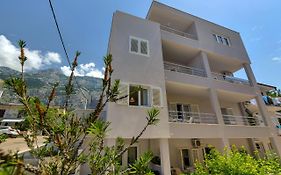Guesthouse Lara