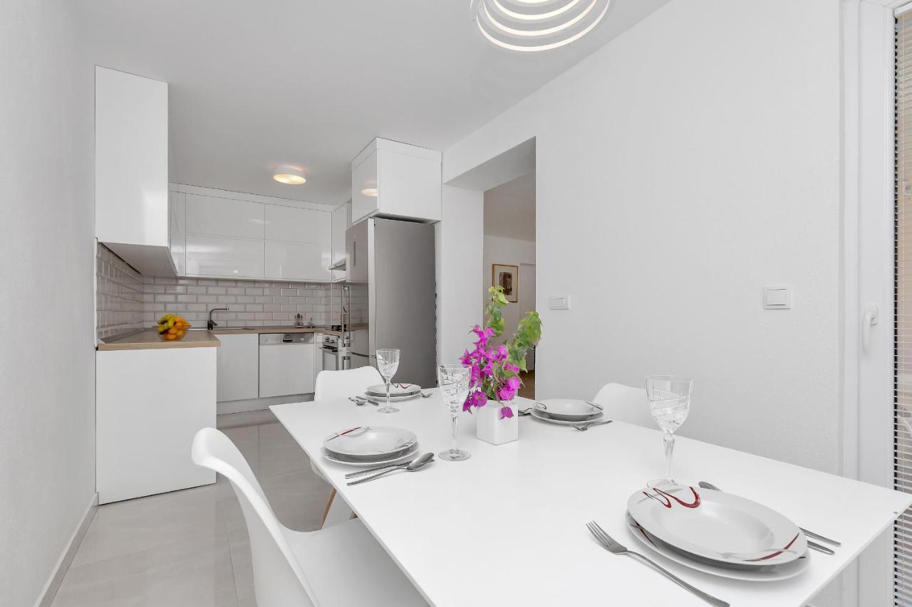 Guesthouse Lara Makarska Esterno foto