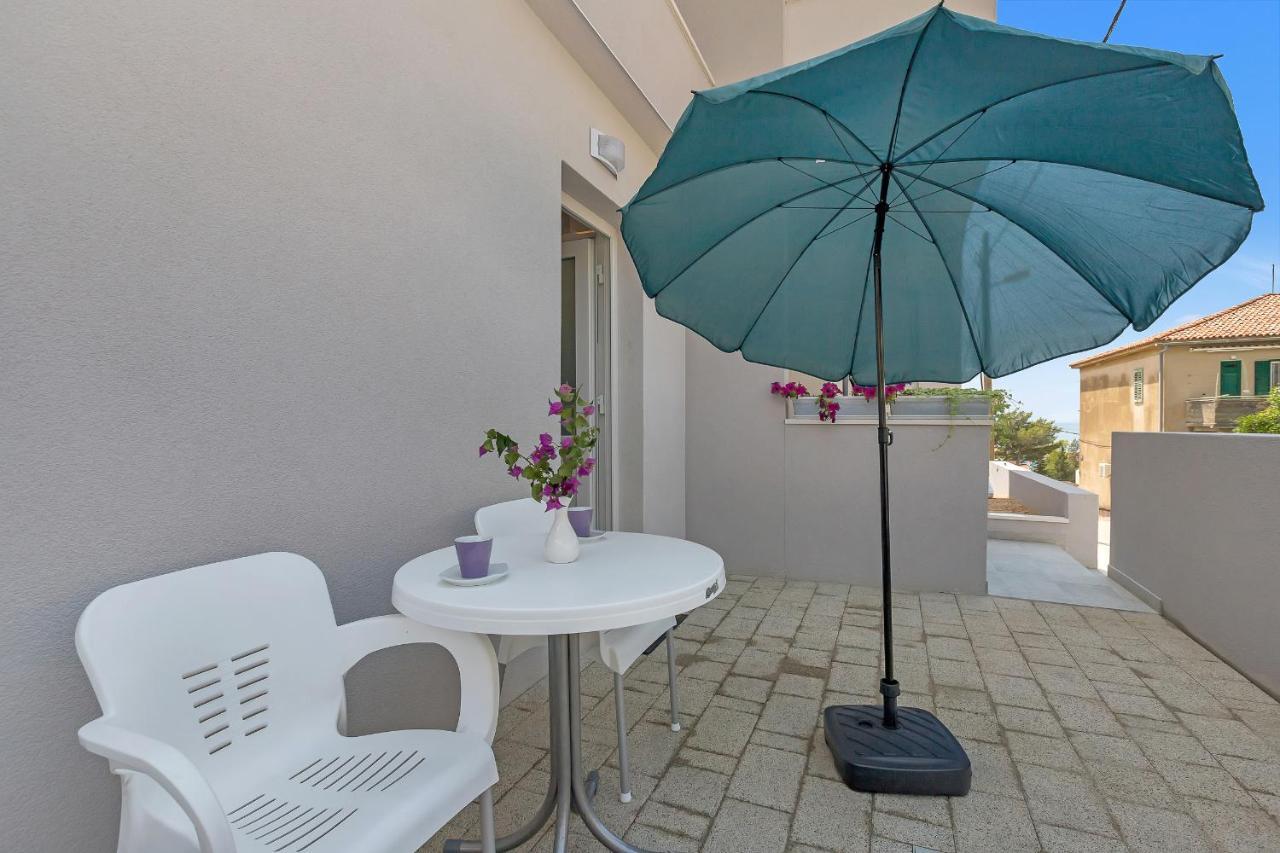 Guesthouse Lara Makarska Esterno foto