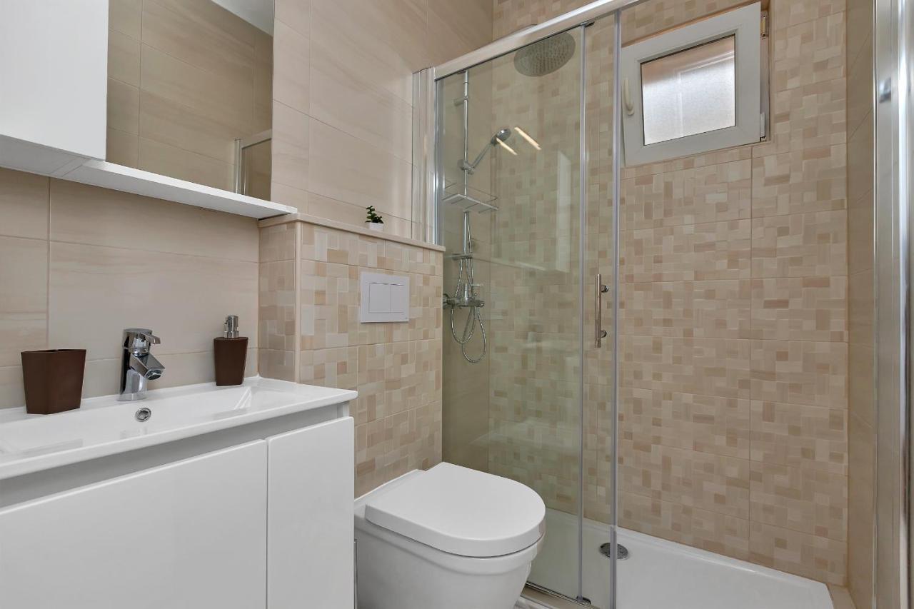 Guesthouse Lara Makarska Esterno foto
